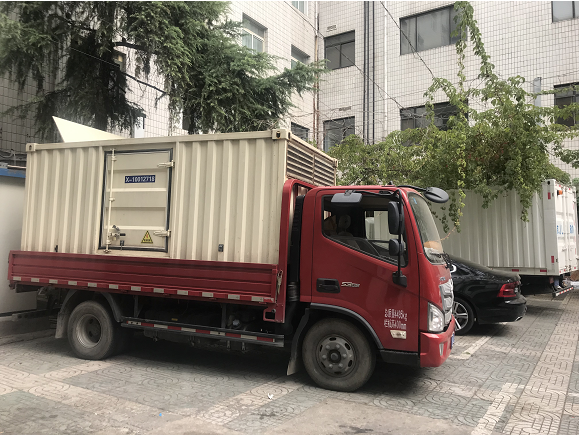 北京靜音發電車出租，兩輛發電車爲電路檢修供電